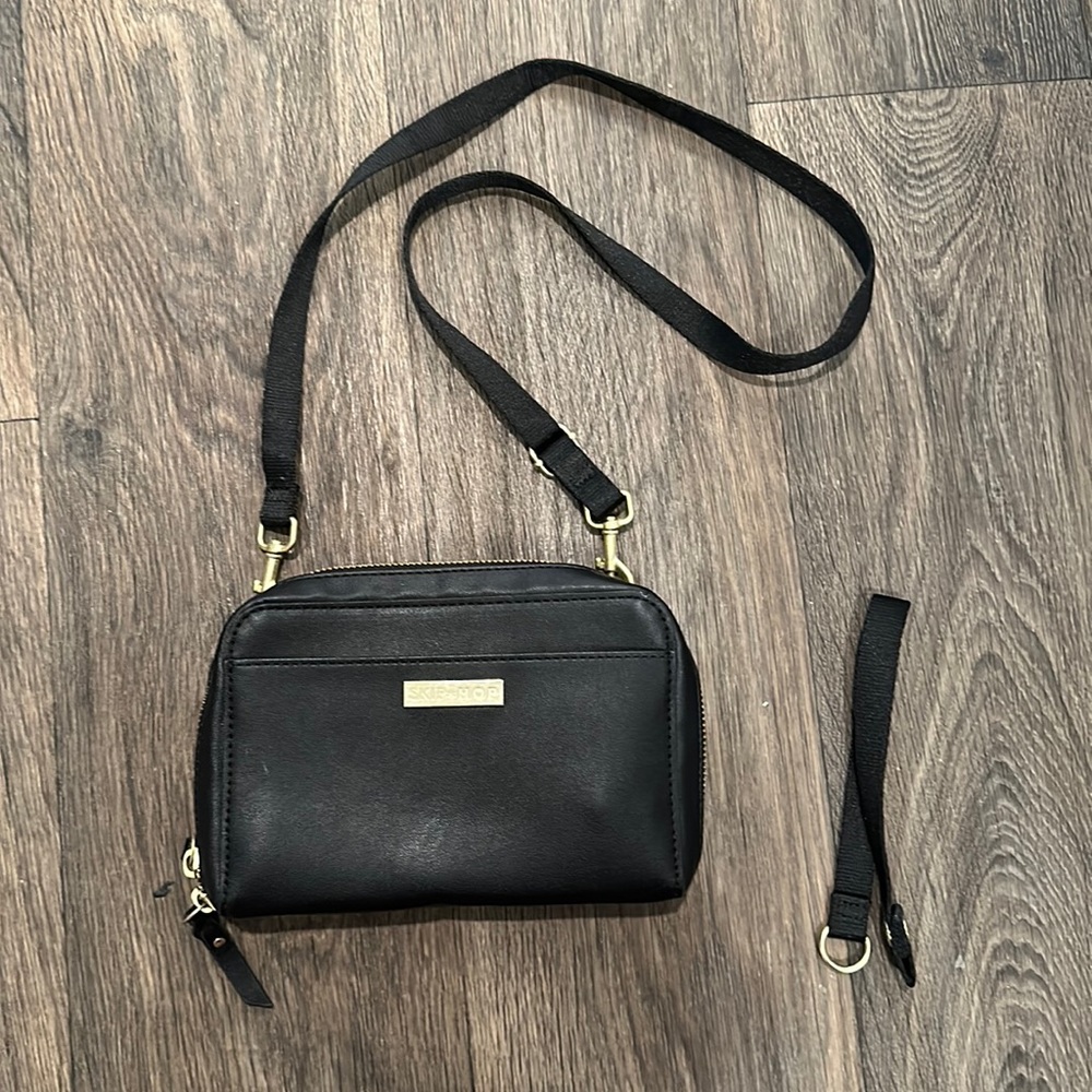 Skip Hop Adjustable Greenwich Easy-Access Convertible Hip Pack, Vegan Leather